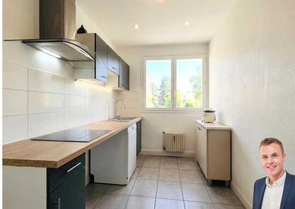 Dpt Finistère (29), A vendre QUIMPER Ouest, Appartement type 3 de 64 m² habitable avec trois balcons - Cave.