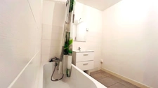 Dpt Finistère (29), A vendre QUIMPER Ouest, Appartement type 3 de 64 m² habitable avec trois balcons - Cave.
