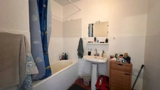 Dpt Finistère (29), A vendre QUIMPER Ouest, Appartement dernier étage de type 2 de 49 m² habitable avec  balcon - Cave.