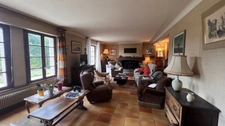 QUIMPER (29) – LE STANGALA – Maison de 210 m² habitables, édifiée sur une parcelle de 12 000 m², avec sous-sol intégral.