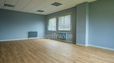  vendre ERGUE GABERIC (29) Local/bureau sur une parcelle de terrain de 10 000 m² 