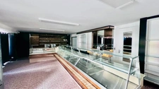 SCAER (29) - Immeuble mixte - local commercial (boulangerie) et appartement 98 m² habitable rénover