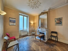 A vendre ETAMPES (91) – Local commercial/ bureaux 4 pièces de 85 m² – Centre-ville – Charme de l’ancien