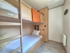 Dpt Essonne (91), à vendre Ormoy-la-Rivière, Lodge 5 chambres - 4 salles d'eau - terrasse dans un village collection avec prestations haut de gamme