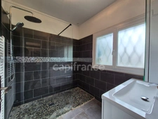 Dpt Essonne (91) à vendre ETAMPES Maison plain pied 7 pièces sur sous--sol total de 178 m² et terrain clos de 800 m²