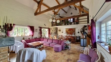 Dpt Essonne (91), à vendre proche de Méréville propriété 8 pièces avec maisonnette, jardin clos, cave et garage