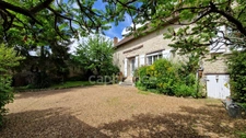 Dpt Essonne (91), à vendre proche de Méréville propriété 8 pièces avec maisonnette, jardin clos, cave et garage