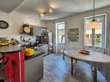 A vendre ETAMPES (91), Proche centre-ville, Charmante Meulière de 5 pièces sur sous-sol avec cour et garage.