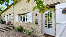Dpt Essonne (91), à vendre proche de Méréville propriété 8 pièces avec maisonnette, jardin clos, cave et garage