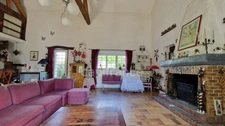 Dpt Essonne (91), à vendre proche de Méréville propriété 8 pièces avec maisonnette, jardin clos, cave et garage