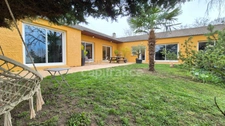 Dpt Essonne (91) à vendre ETAMPES Maison plain pied 7 pièces sur sous--sol total de 178 m² et terrain clos de 800 m²