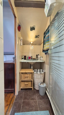A vendre ETAMPES (91), Proche centre-ville, Charmante Meulière de 5 pièces sur sous-sol avec cour et garage.