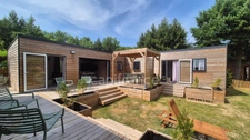 Dpt Essonne (91), à vendre Ormoy-la-Rivière, Lodge 5 chambres - 4 salles d'eau - terrasse dans un village collection avec prestations haut de gamme