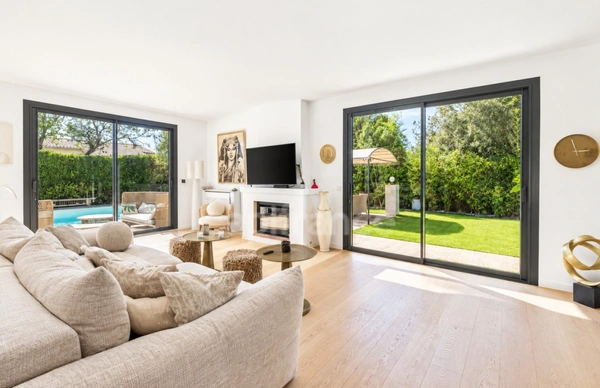 Maison à vendre 6 pièces MOUGINS (06)
