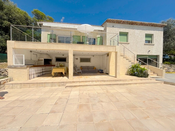 Maison à vendre 5 pièces OPIO (06)