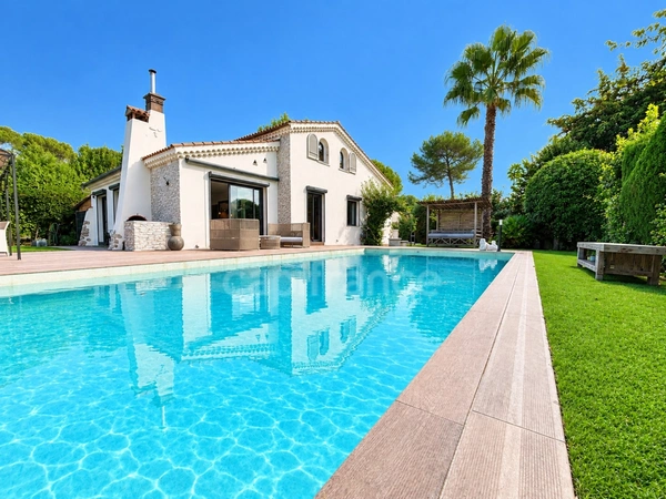 Maison à vendre 6 pièces MOUGINS (06)