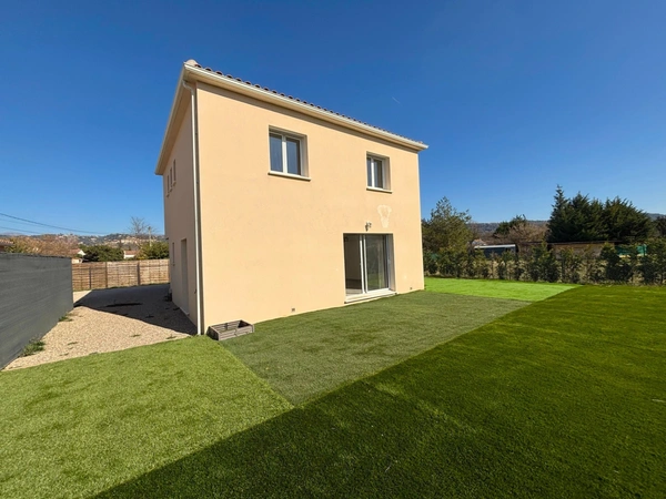 Maison à vendre 4 pièces CALLIAN (83)