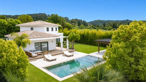 Maison à vendre 6 pièces MOUGINS (06)