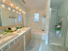 Maison à vendre 6 pièces LA ROQUETTE SUR SIAGNE (06)