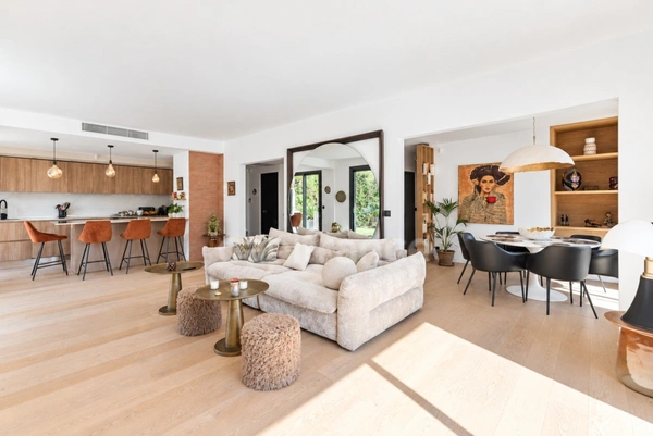Maison à vendre 6 pièces MOUGINS (06)