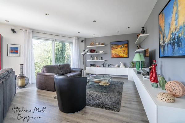 Dpt Aude (11), à vendre NARBONNE maison P7 de 232 m² - Terrain de 1 065,00 m² 