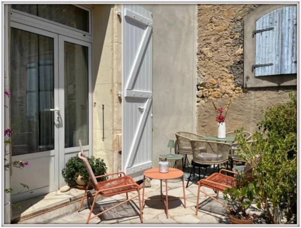 Dpt Aude (11), à vendre OUVEILLAN ensemble immobilier
