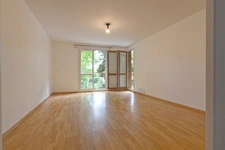 MAISONS LAFFITTE Parc - Appartement rénové - 3 pièces, 2 balcons, cave et box.