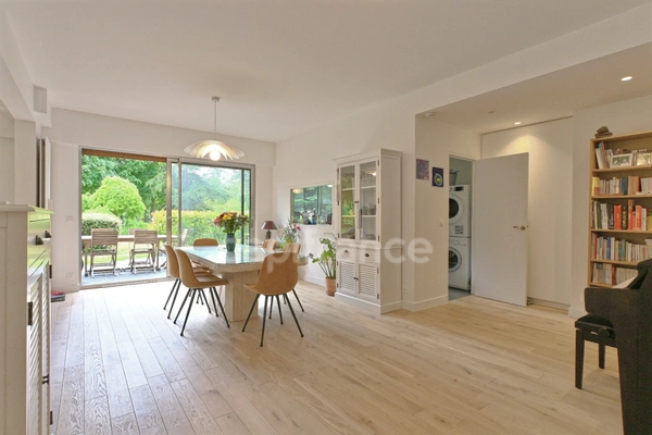 Maisons Laffitte Parc - Appartement de 111 m², 5 pièces.