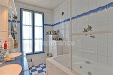 MAISONS LAFFITTE Château - Maison de 230m2, 5 chambres.