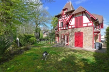 MORAINVILLIERS-BURES - Half-timbered millstone from the beginning of the 20th century of 230m2, land of 948.00 m².