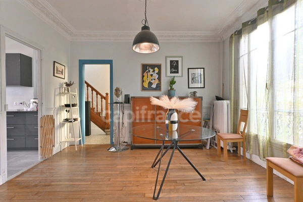 Houilles (78800) - Maison contemporaine 8 pièces, 5 chambres de 174 m², proche centre-ville