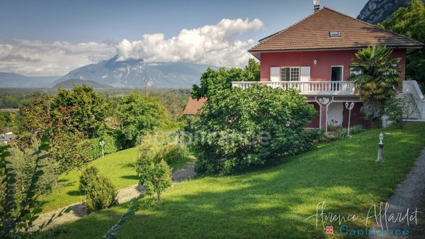 Propriété de Prestige – Vue Panoramique sur le Lac du Bourget-CHINDRIEUX 73