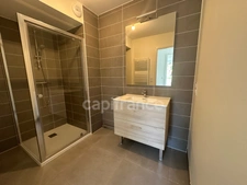 Appartement T3-74 m2 (garage et parking inclus) VIVIERS DU LAC (73)