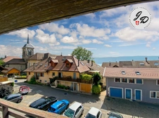 A 2-bedroom apartment like no other ✨ — between lake view and village charm, an exceptional top floor in Veyrier-du-Lac ?