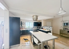 VILLA CONTEMPORAINE ENTRE ANNECY, GENÈVE ET AIX-LES-BAINS – VOLUMES D’EXCEPTION & ESPRIT RESORT PRIVÉ