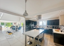 VILLA CONTEMPORAINE ENTRE ANNECY, GENÈVE ET AIX-LES-BAINS – VOLUMES D’EXCEPTION & ESPRIT RESORT PRIVÉ