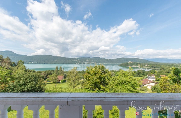 Propriété de Prestige – Vue Panoramique sur le Lac du Bourget-CHINDRIEUX 73