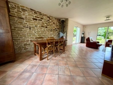 Maison familiale de 146 m² à Tiercé – 5 chambres, jardin sans vis-à-vis, Centre ville et gare à pied