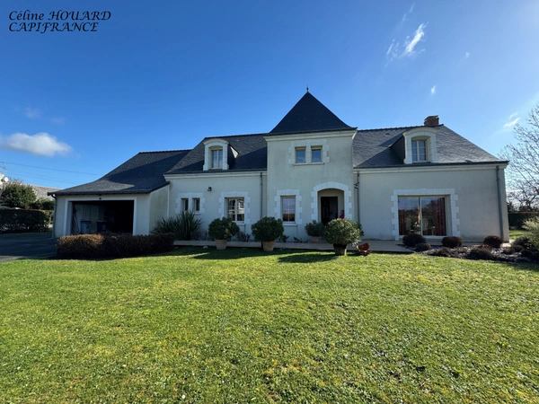 Dpt Maine et Loire (49), à vendre proche d' ANGERS maison P9  Vie de plain pied 