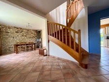 Maison familiale de 146 m² à Tiercé – 5 chambres, jardin sans vis-à-vis, Centre ville et gare à pied