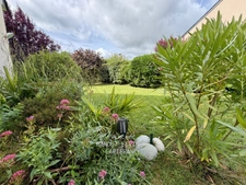 Maison familiale de 146 m² à Tiercé – 5 chambres, jardin sans vis-à-vis, Centre ville et gare à pied