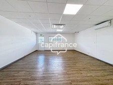 À LOUER – BUREAUX 56 m² – LE VILLAGE DE JARRY – BAIE-MAHAULT
