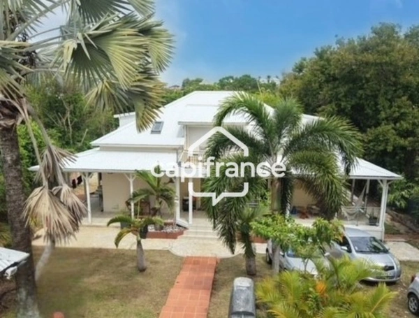 Maison à vendre 8 pièces LE GOSIER (971)