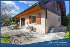 Architect-designed villa for sale in Cuvat