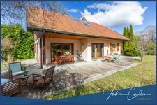 Architect-designed villa for sale in Cuvat