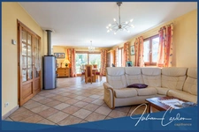Architect-designed villa for sale in Cuvat