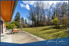 Architect-designed villa for sale in Cuvat