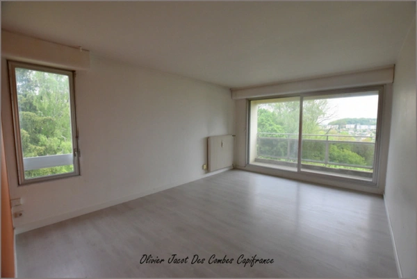Appartement à vendre 2 pièces MONTBELIARD (25) avec vue panoramique sur la ville