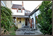 House for sale in Moulins (03), 11 rooms, 5 bedrooms, garage, 3 bathrooms, 237 m² plot