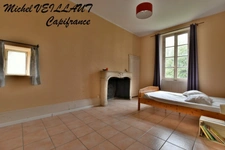 Property for sale with a 15-room building, 2 gîtes, 7390 m² of land, VILLENEUVE SUR ALLIER (03)